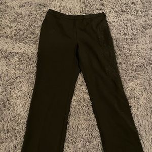 Women’s sag harbor black slack pants. With flower embroidery.